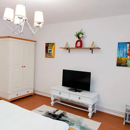 Casa Dusa - Apartament Crisstina Апартаменти Брашов