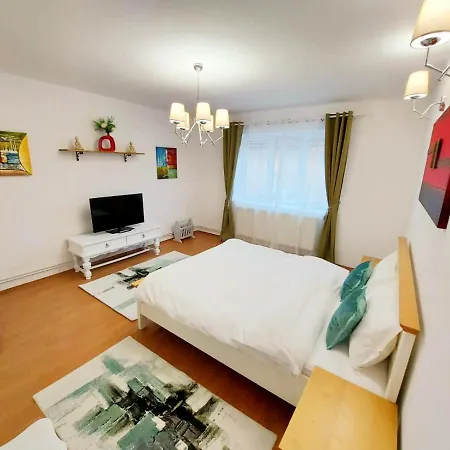 Casa Dusa - Apartament Crisstina Апартаменти Брашов